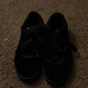 Black pumas
